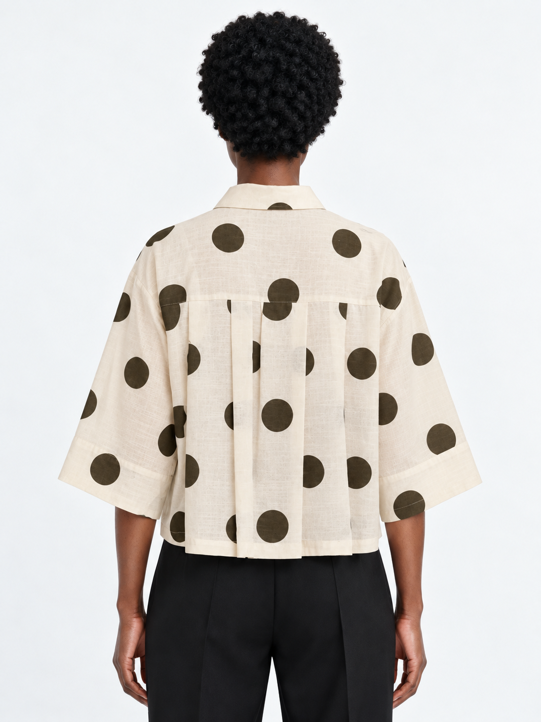 Beige · model-back