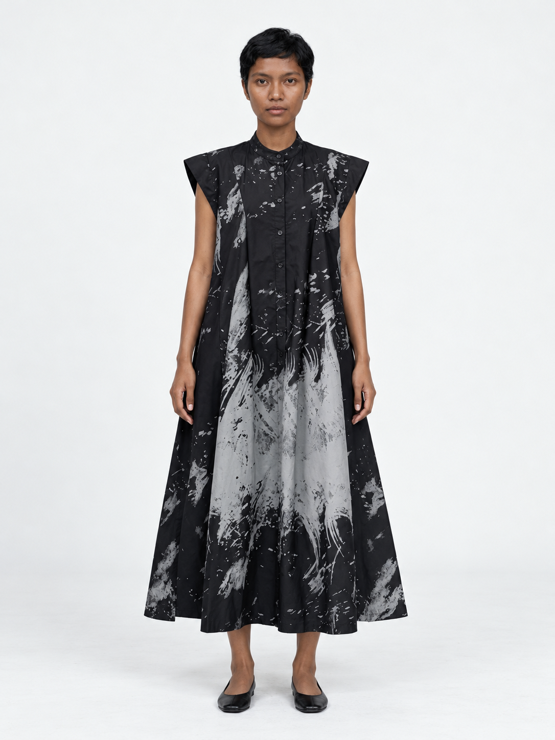 Abstract-Print Sleeveless Shirt Dress · model-front