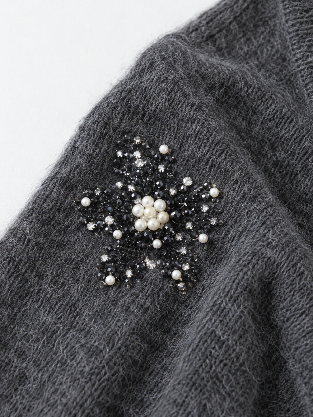 gray · detail-2
