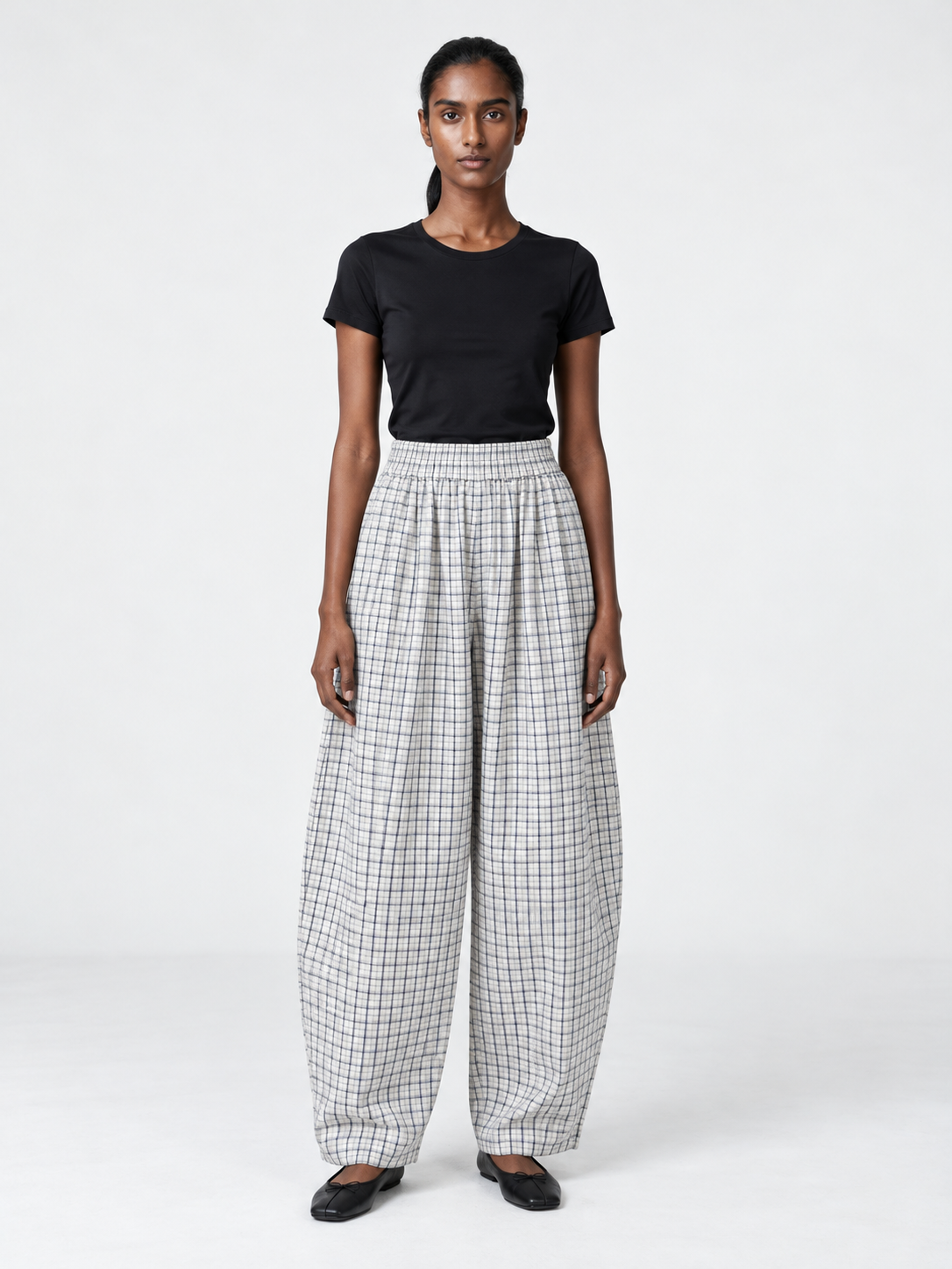 Fine Check Balloon Trousers · model-front
