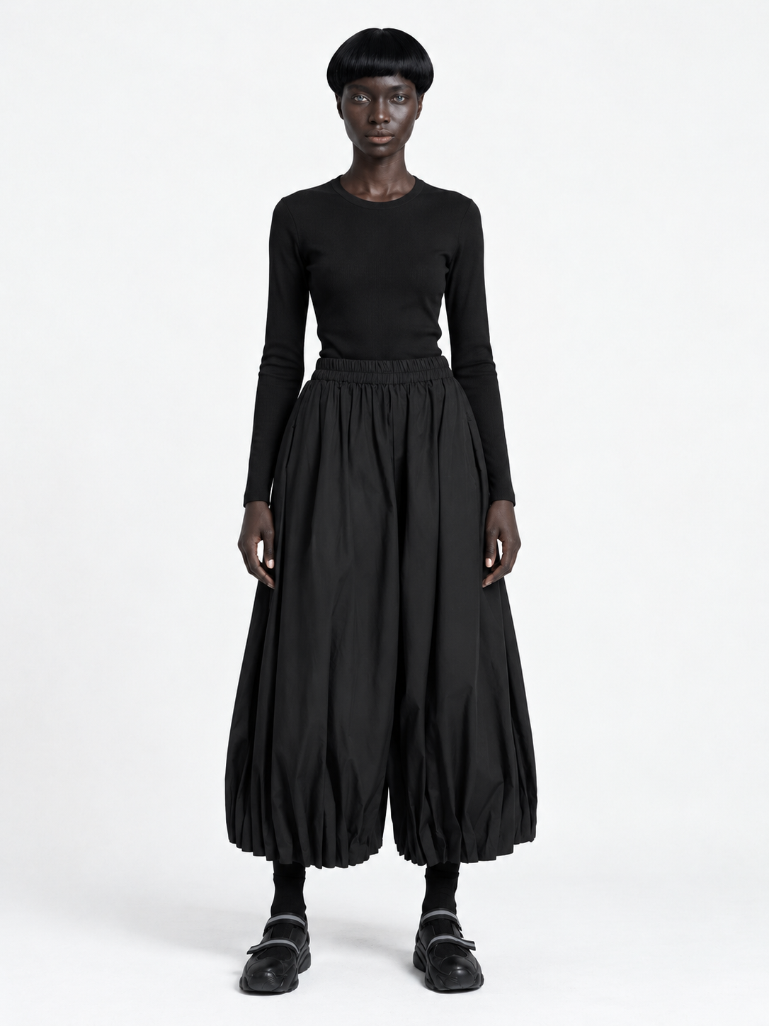 Pleated Balloon Trousers · model-front