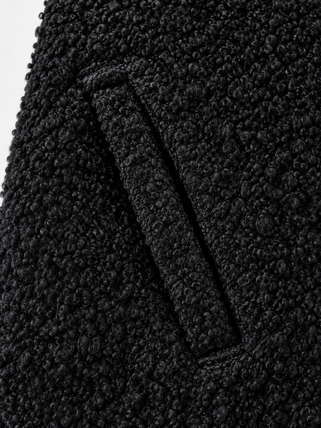 Black vest · detail-2