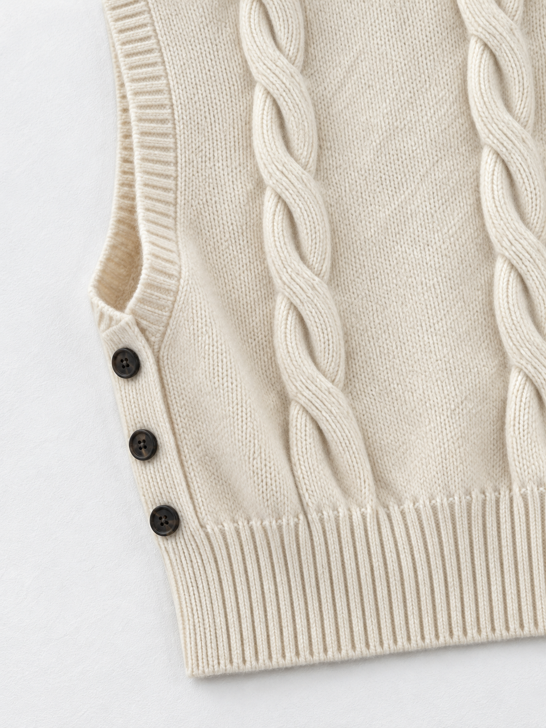 Side-Button Cable-Knit Vest · detail-2