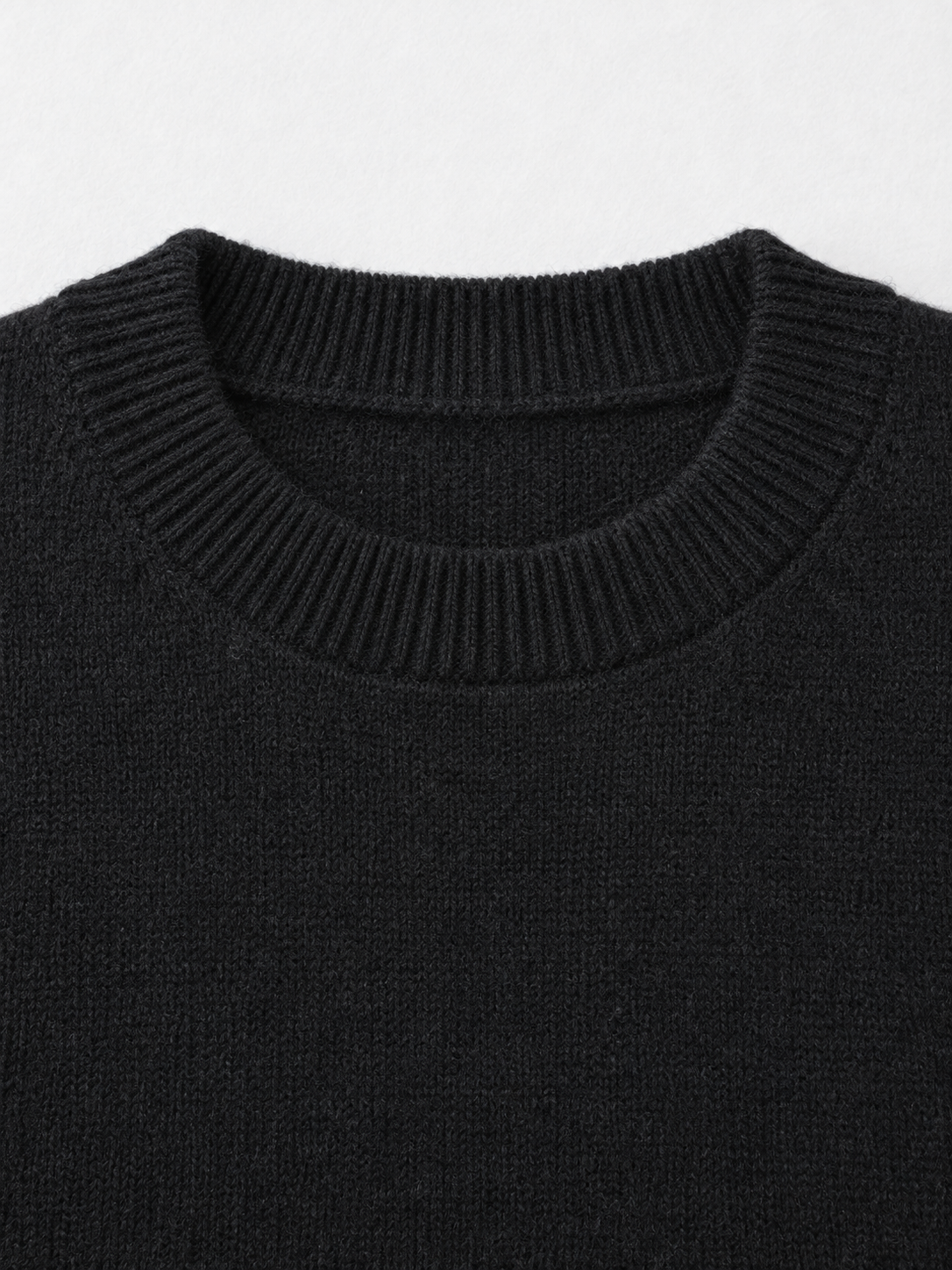 Black · detail-1